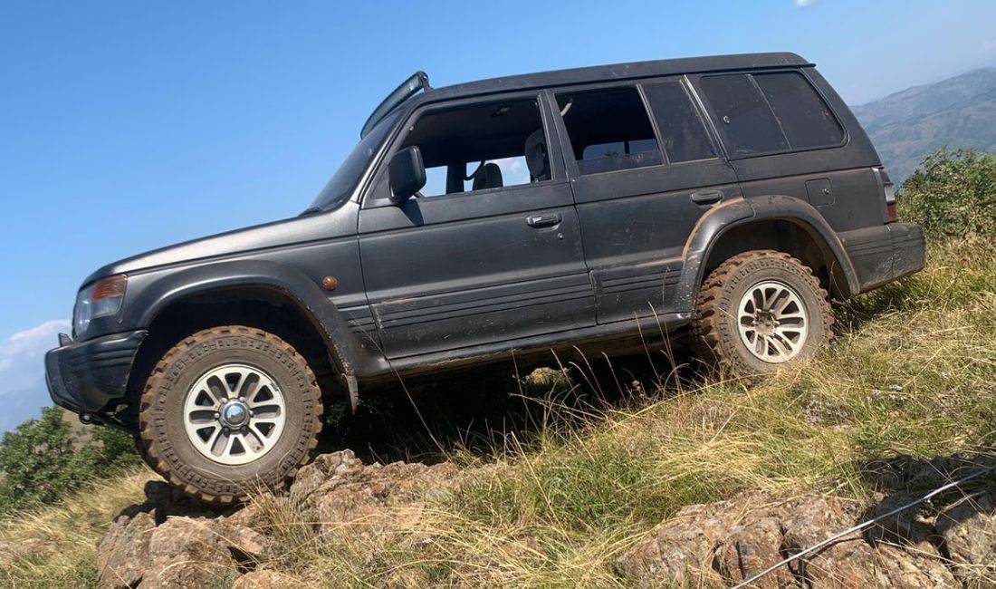 Jepet me qera Mitsubishi 4x4 per 60 euro dita 