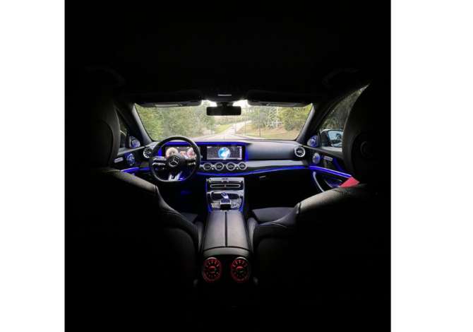 Makine  me qera ne Rinas Tirane Mercedes Benz E 220 duke filluar nga 210 euro dita