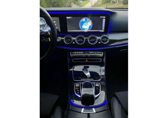Makine  me qera ne Rinas Tirane Mercedes Benz E 220 duke filluar nga 210 euro dita