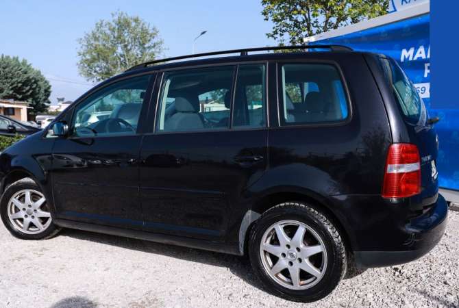 Jepet me qera makina Volkswagen Turan per 30 euro dita 