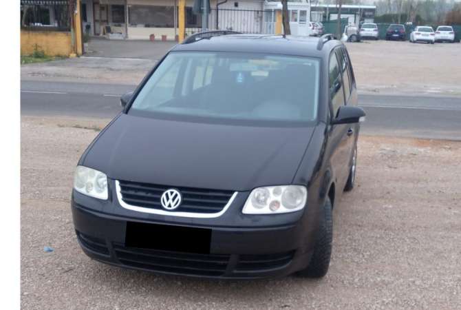 Jepet me qera makina Volkswagen Turan per 30 euro dita 