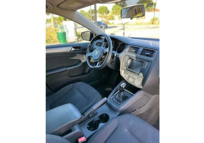 Jepet me qera makina Volkswagen Jetta per 45 euro dita