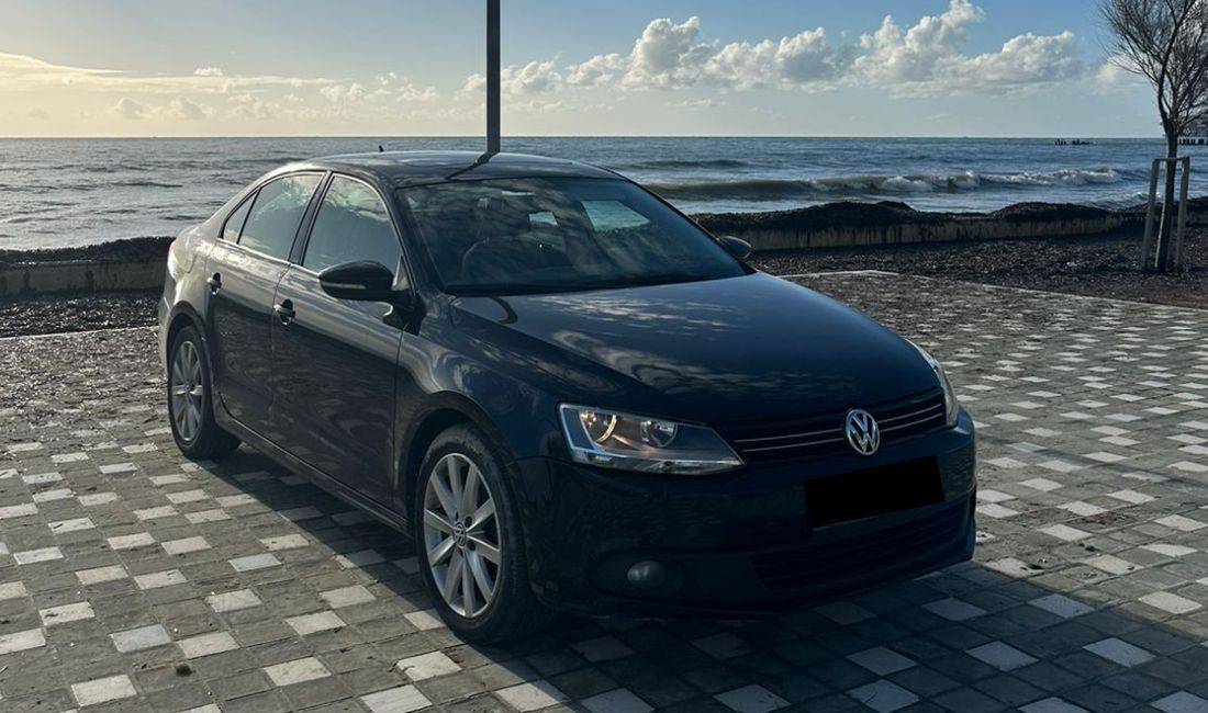 Makina me qera Volkswagen Jetta per 30 euro dita +7 dite 
