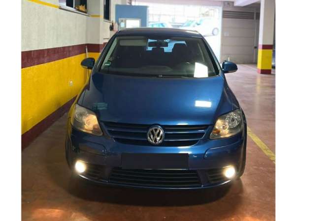 Makina me qera Volkswagen Golf 5+ per 33 euro
