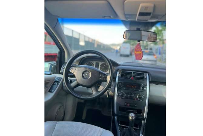 Makina me qera  Mercedes Benz B class per 28 euro