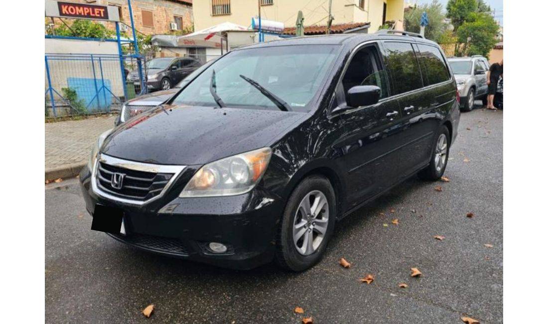 Makina me qera Honda odysse 7+1 vende per 100 euro +3 dite