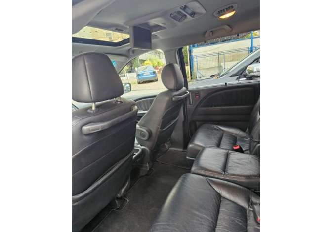 Makina me qera Honda odysse 7+1 vende per 100 euro +3 dite