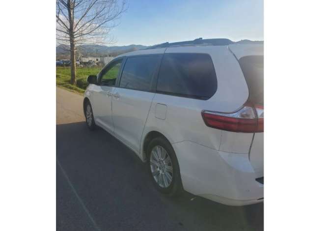 Makina me qera Toyota Sienna per 90 euro dita 