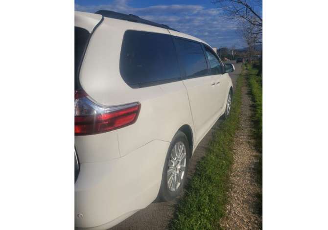 Makina me qera Toyota Sienna per 90 euro dita 