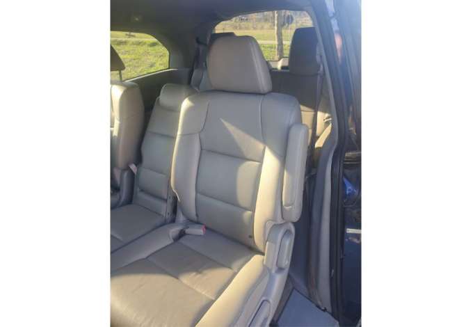 Makina me qera Honda Odyssey per 90 euro dita
