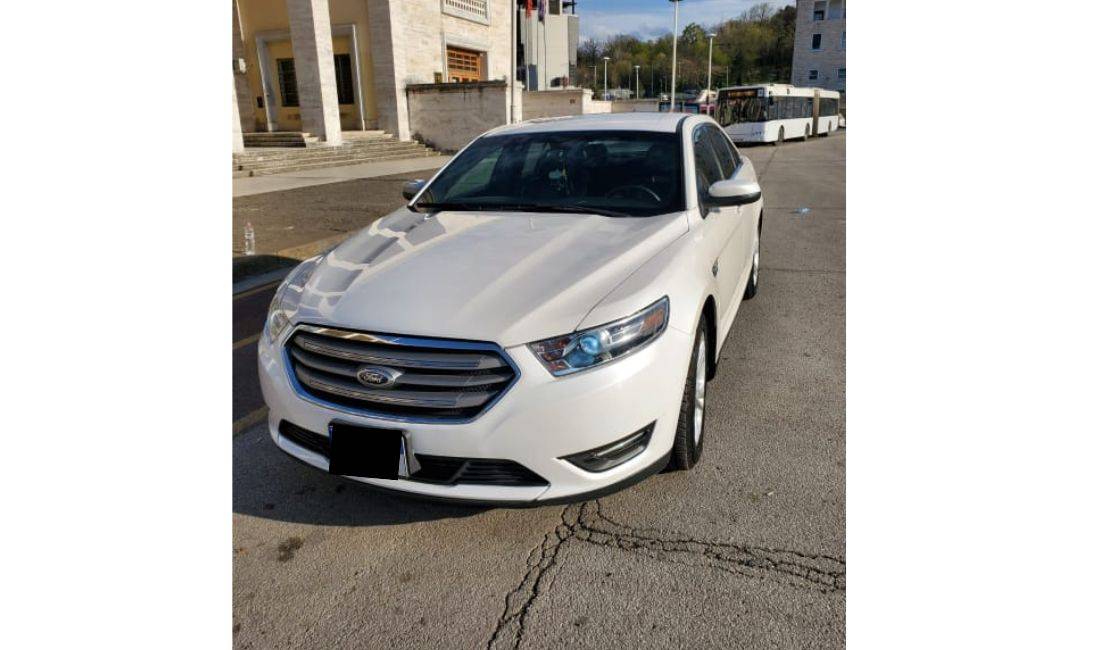 Makina me qera Ford Taurus per 70 euro dita 