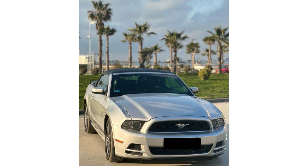 Makina me qera Cabriole Ford Mustang duke filluar nga  100 euro dita