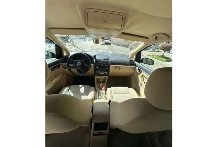 Makina me qera Volkswagen Touran per 35 euro dita