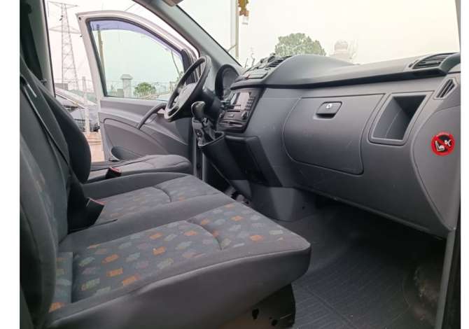 Furgon  me qera ne Rinas Tirane - Mercedes Benz Vito 8 vendesh duke filluar nga 60 euro dita