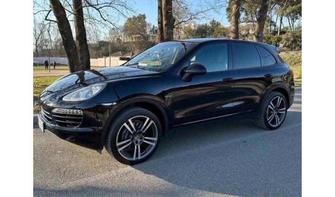 Makina me qera Porsche per 110 euro dita