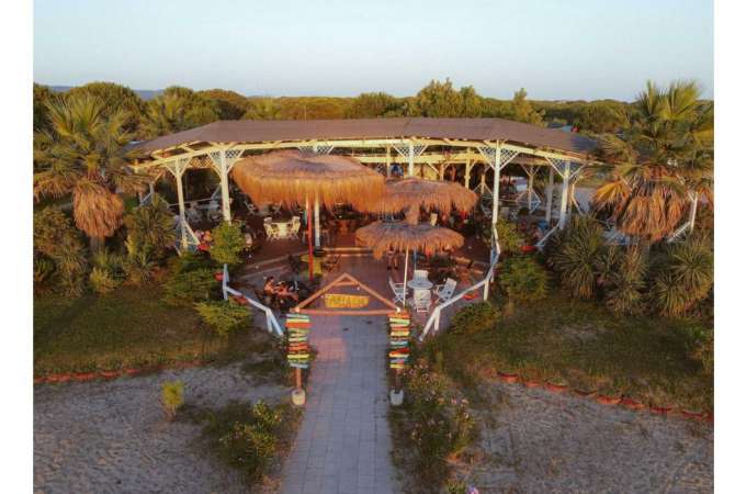 Njoftime Pune per Zgarist,Picier,Kamarier/e,Barist/e,Punonjes Shezllonesh ne Durres