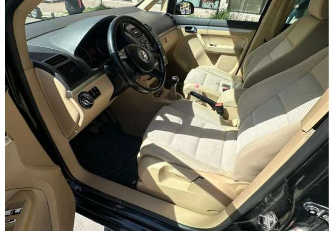 Makina me qera Touran per 35 euro dita