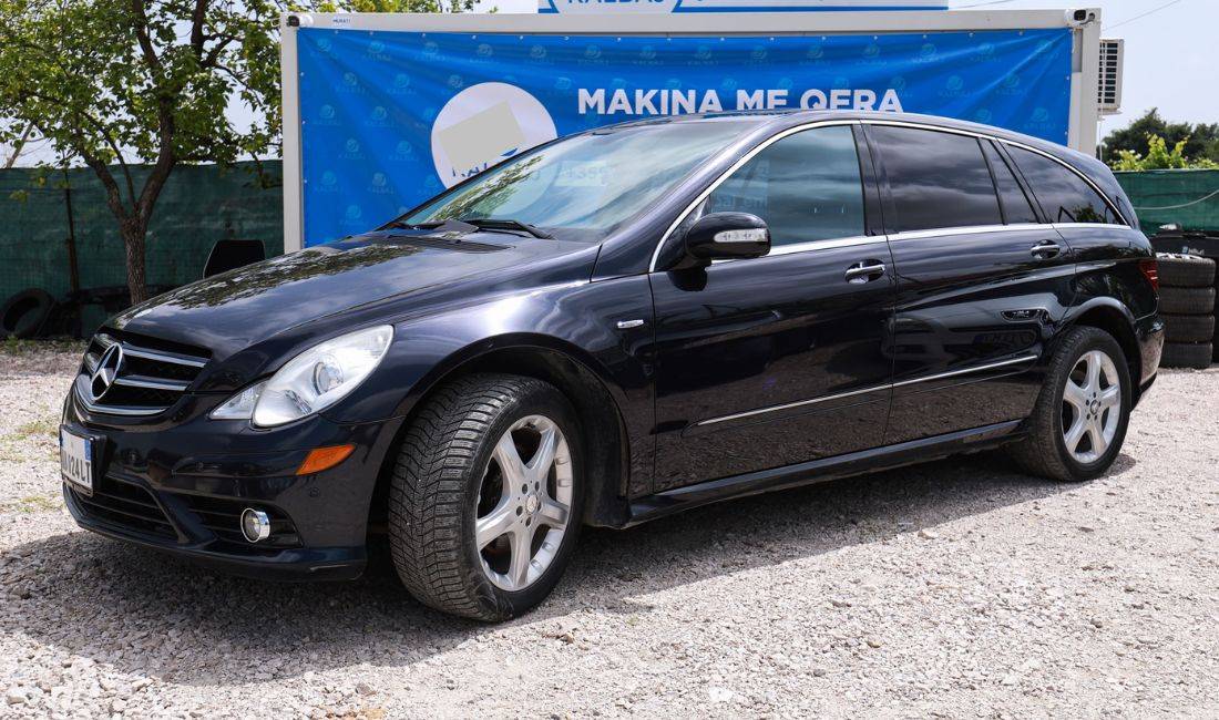 Makina me qera Mercedes Benz R Class 6+1  vendeshe per 40 euro dita