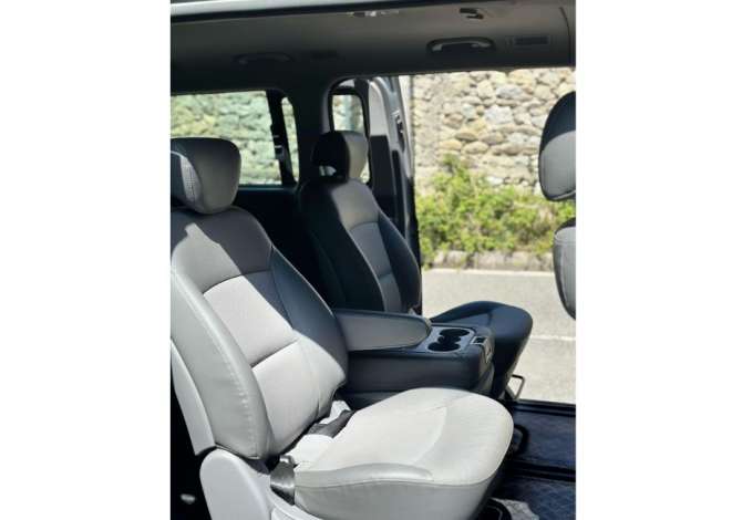 Furgon me qera Hyundai Grand Starex duke filluar nga  90 euro dita