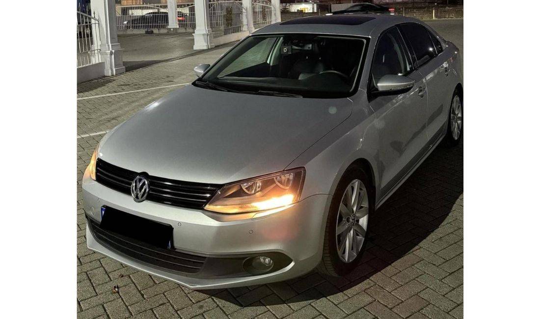 Makina me qera Volkswagen Passat duke nisur nga 35 euro dita