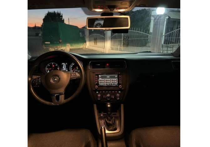 Makina me qera Volkswagen Passat duke nisur nga 35 euro dita