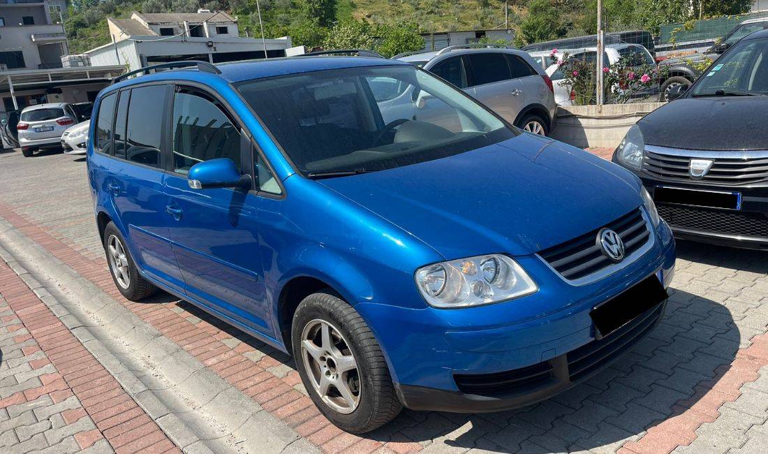 Touran me qera 7 vendesh per 30 euro dita