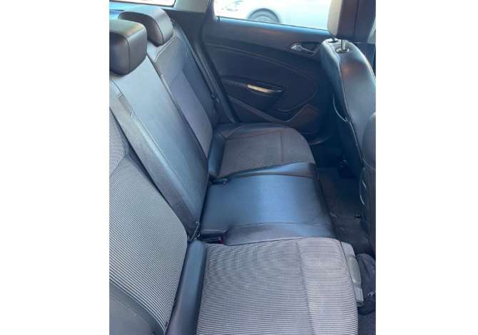 Makina me qera Opel Astra per 30 euro dita