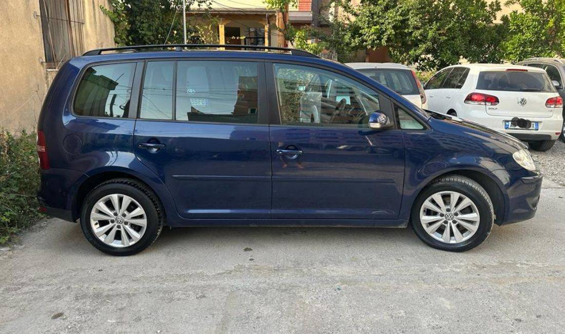 Makina me qeta Touran per 45 euro dita