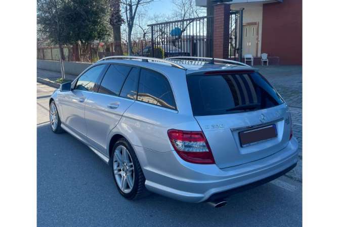 Makina me qera me portobagazh Mercedes Benz per 35 euro