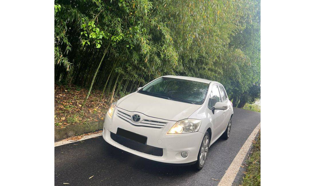 Makina me qera Toyota Auris per 30 euro dita