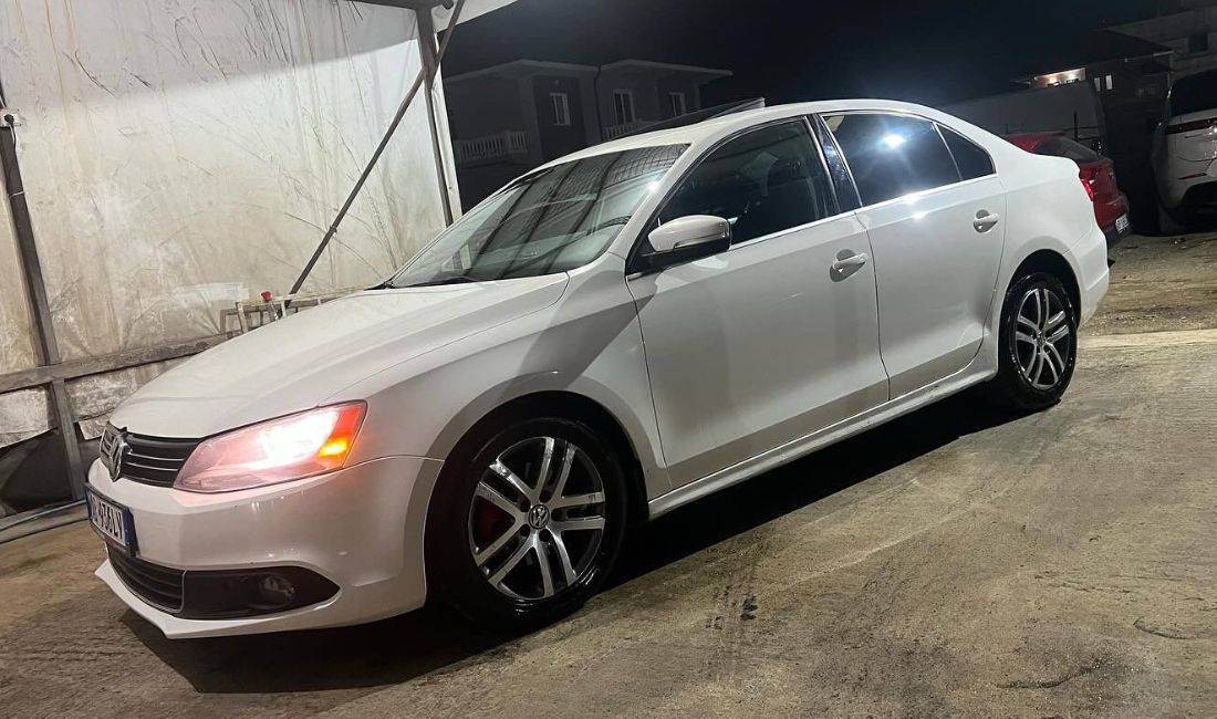 Makina me qera Volkswagen Jetta per 30 euro dita