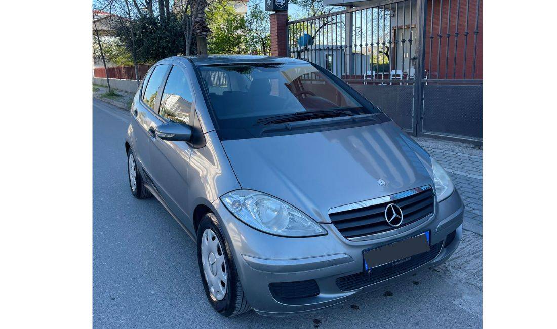 Makina me qera Mercedes Benz A class per 30 euro dita