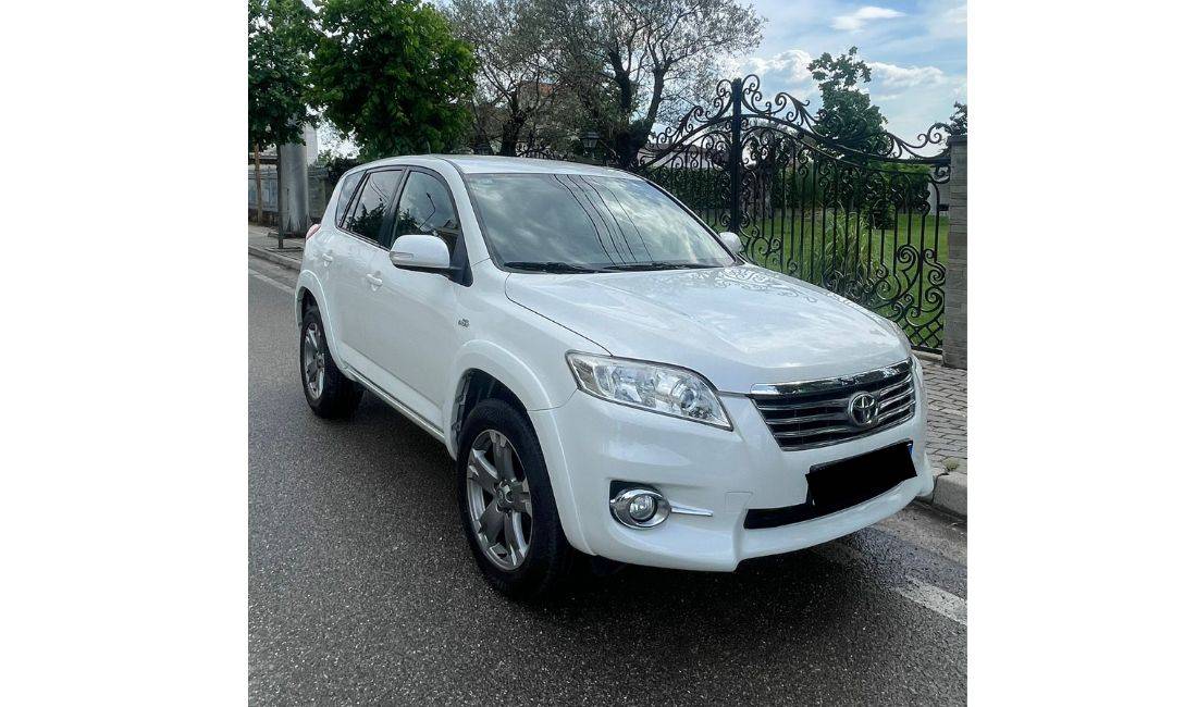 Makina me qera Toyota per 65 euro dita