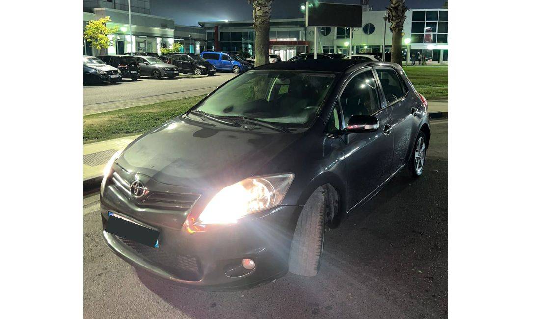 Makina me qera Toyota Auris per 30 euro dita