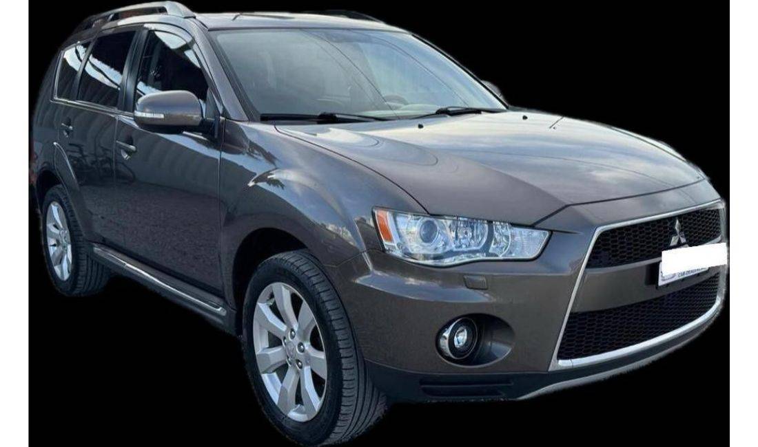 Makina me qera Mirsubish Outlander 7 vendeshe duke filluar nga 30 euro dita