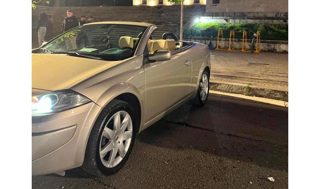 Makina me qera Cabriolet Reanult Megane duke filluar nga40 euro dita