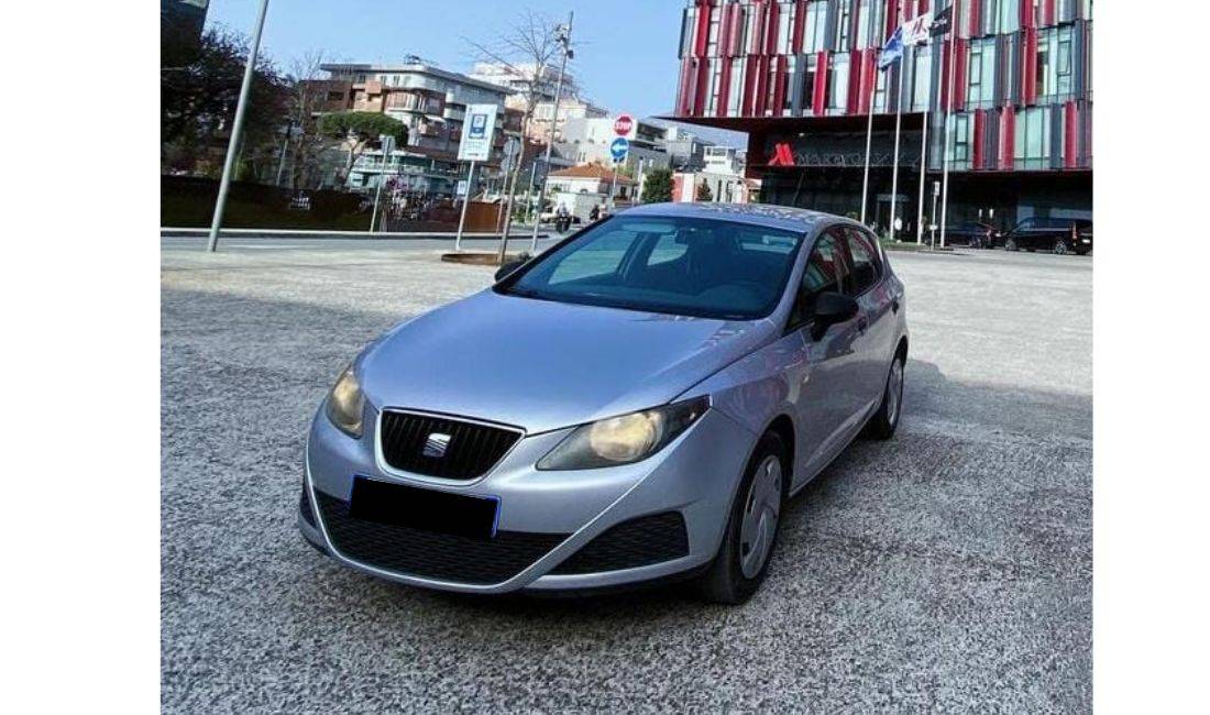 Makina me qera Seat Ibiza per 25 euro dita