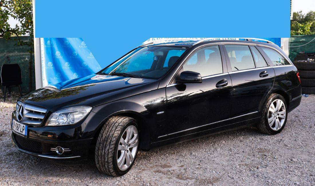 Makina me qera Mercedes Benz C Class 250T per 30 euro dita