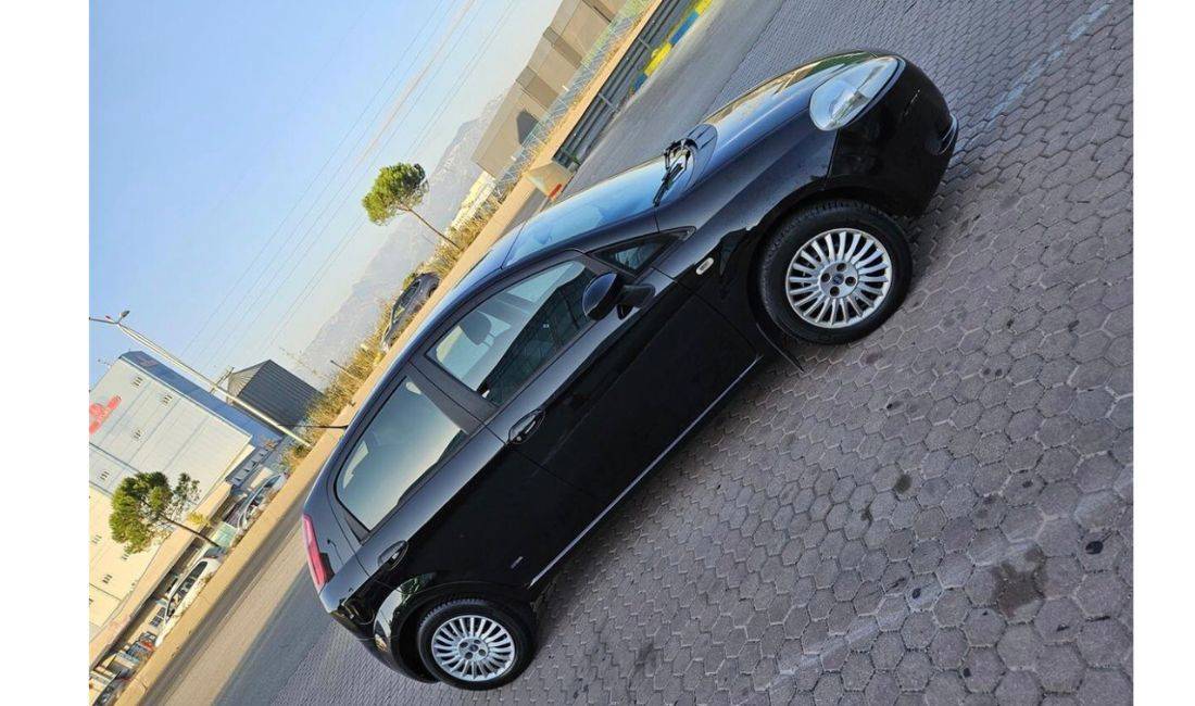 Makina me qera Fiat per 20 euro dita