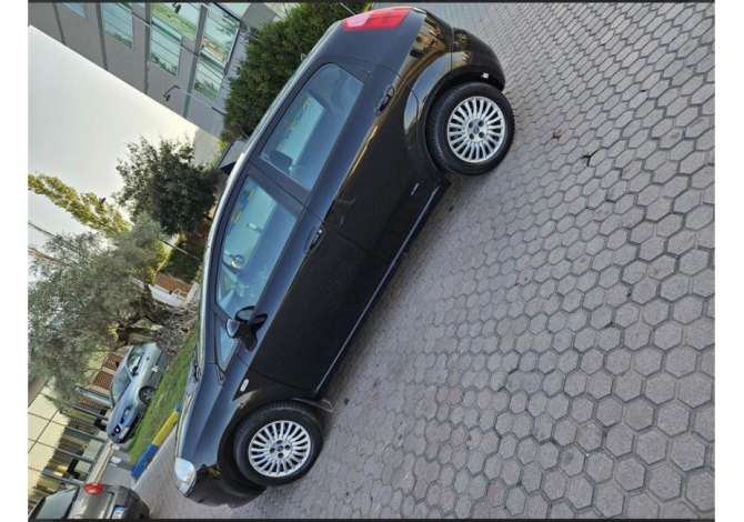 Makina me qera Fiat per 20 euro dita