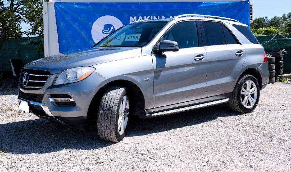 Furistrade me qera Mercedes Benz ML te 2013 per 70 euro dita