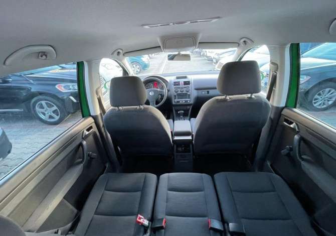 Makina me qera 5 vende Volkswagen Touran per 35 euro