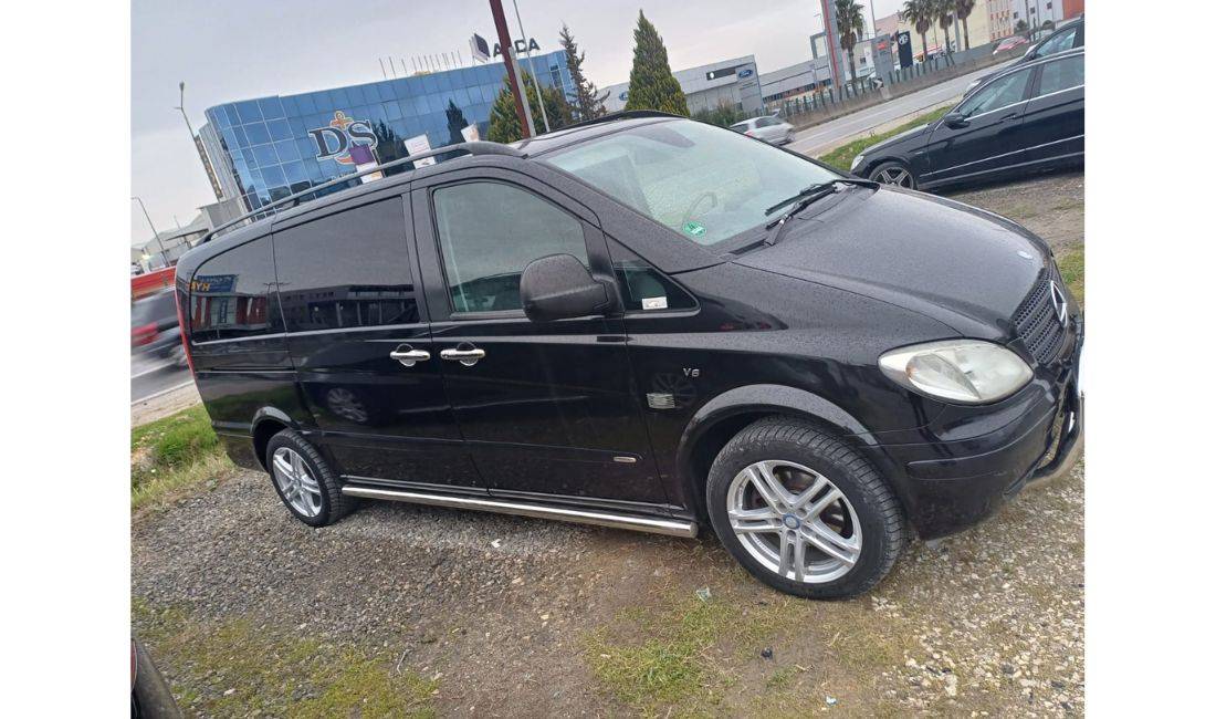 Furgon me qera Mercedes Bens Vito per 100 euro dita