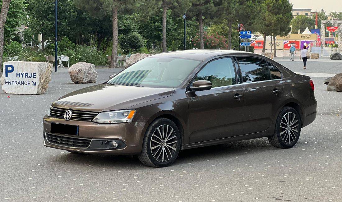 Makina me qera Volkswagen Jetta per 30 euro dita