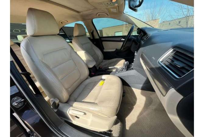 Makina me qera Volkswagen Jetta per 30 euro dita