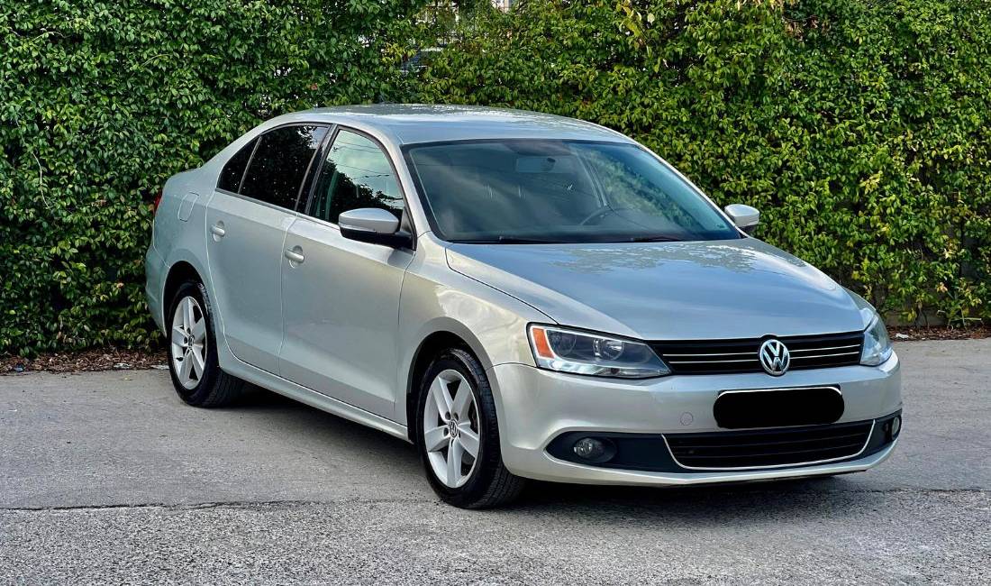 Makina me qera Volkswagen Jetta per 30 euro dita
