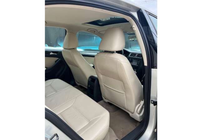 Makina me qera Volkswagen Jetta per 30 euro dita