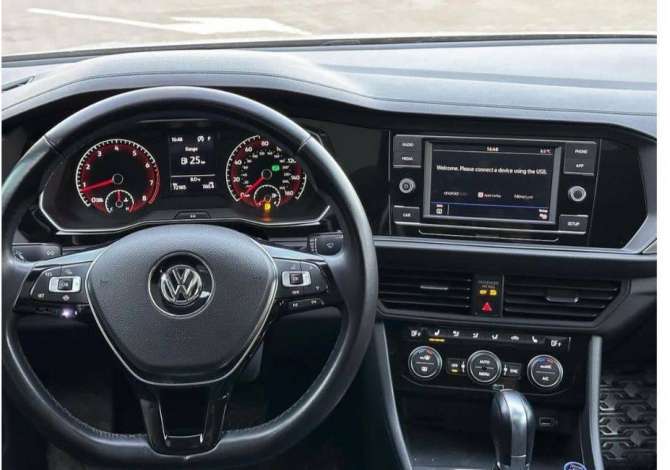 Makina me qera Volkswagen Jetta per 45 euro dita