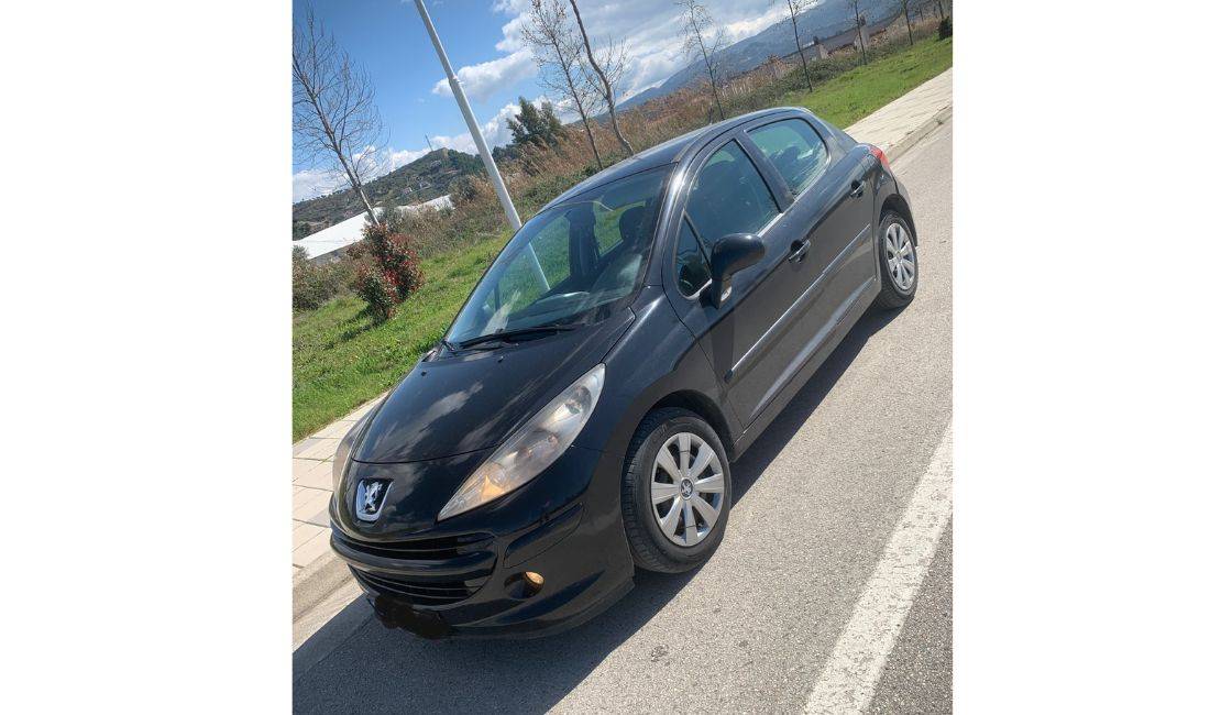 Makina me qera Peugeot per 35 euro dita