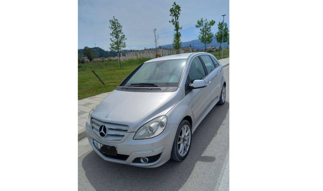 Makina me qera B class duke filluar nga 30 euro dita